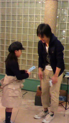 ストリート・ライブ_d0004447_16351020.jpg