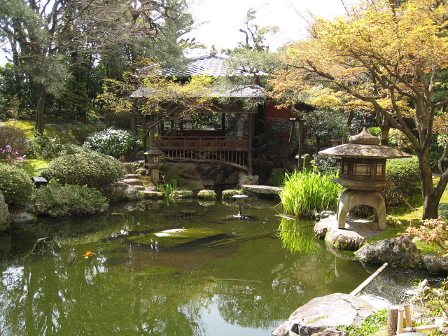 平安会館の日本庭園と京都御苑 ぶらりデジカメ