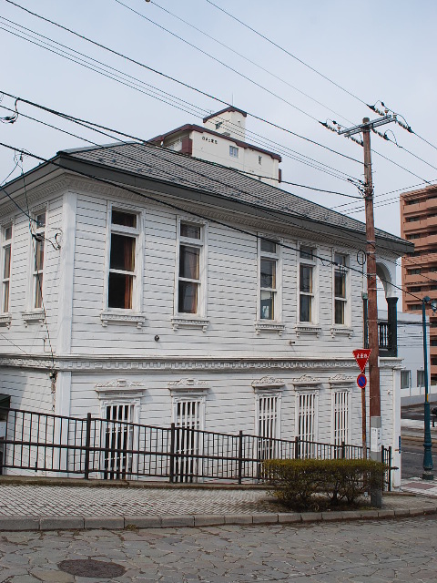 函館末広町の川越電化センター（函館末広町レトロ建築コレクション）_f0142606_2042933.jpg