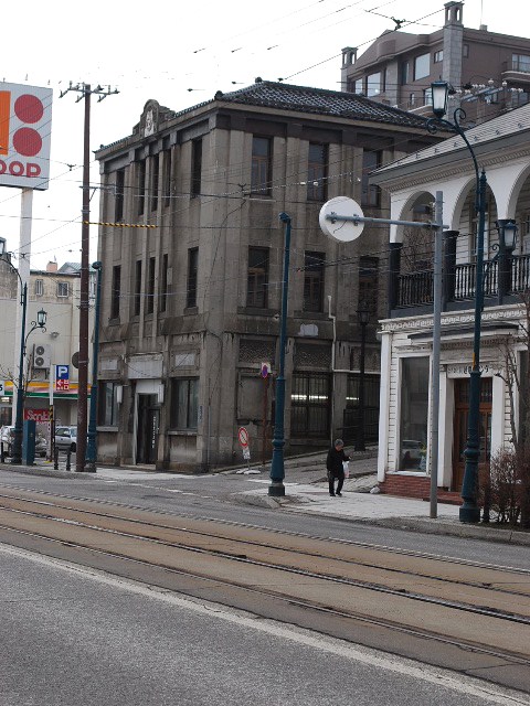 函館末広町の川越電化センター（函館末広町レトロ建築コレクション）_f0142606_2046347.jpg