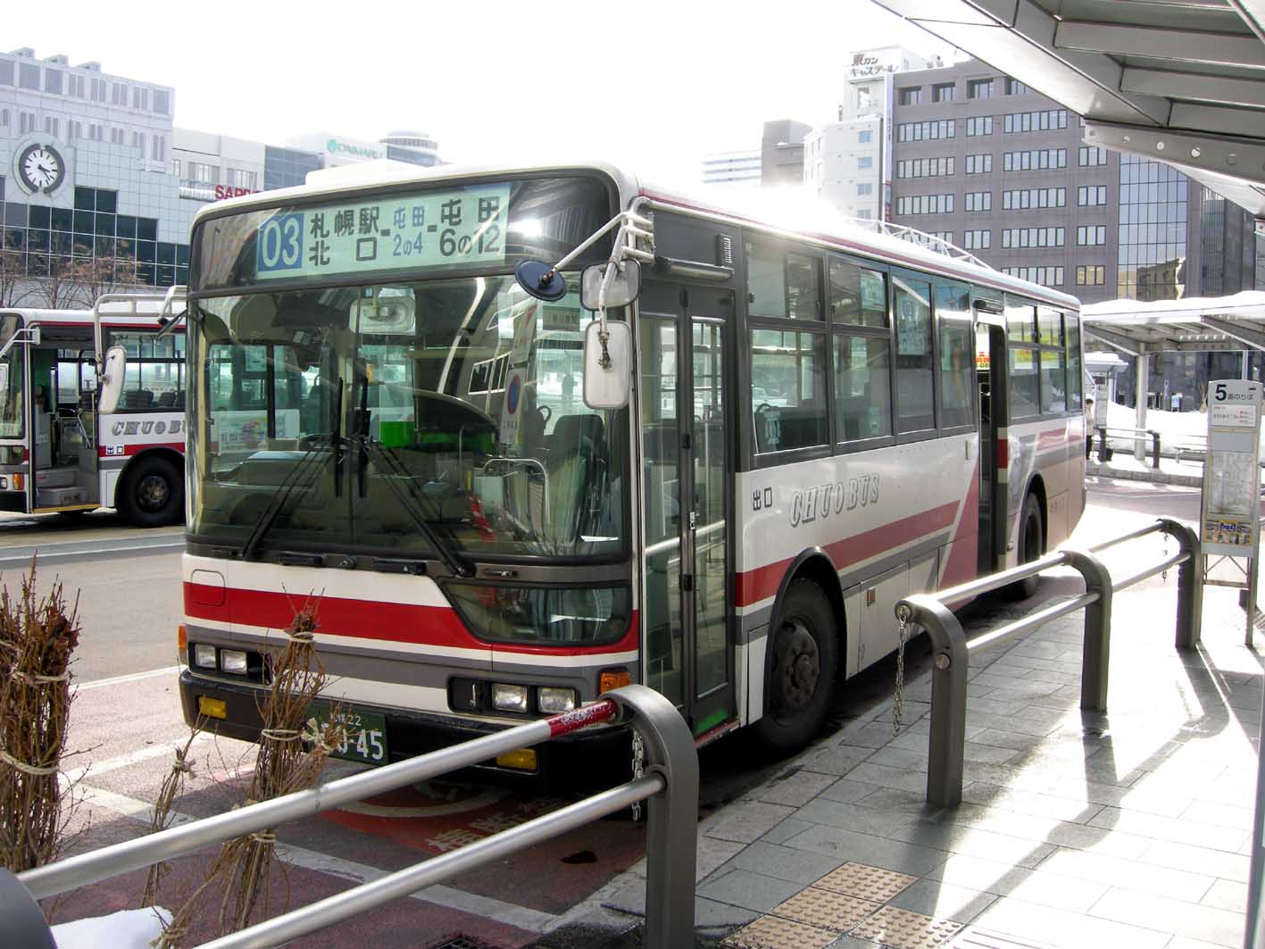 中央バス　元札幌市営バスのふそう３０４５号_f0027355_23333542.jpg