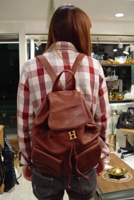 カッコイイ黒3Pソファー入荷しました!!_a0096367_2312233.jpg