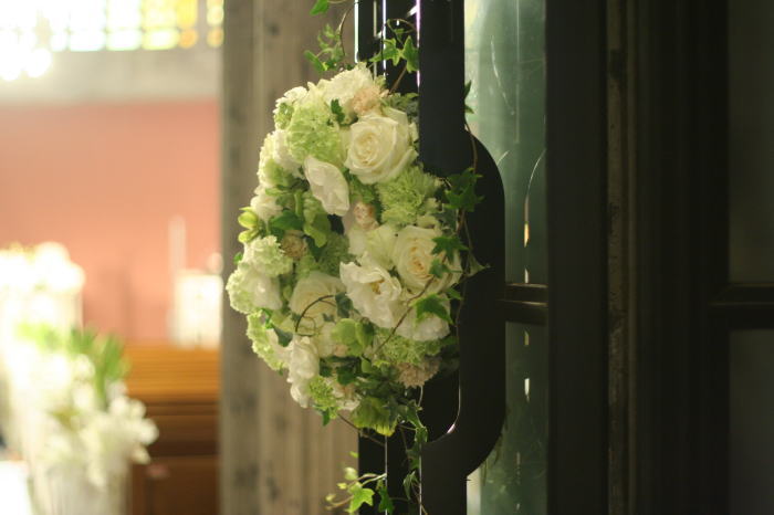 ドアの装花、ドアのリース　東京女子大学様へ_a0042928_20365798.jpg