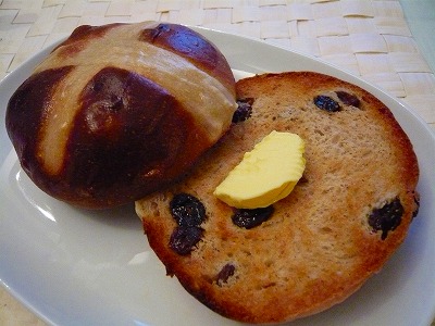 イースターのパン☆ホットクロスバン hot cross bun_c0153330_19251241.jpg