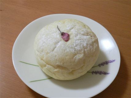 Köln Hausgebacken Brotで桜パン_f0001378_19513845.jpg