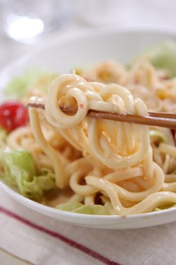 タレだく!!坦々風ピリ辛胡麻ダレ「サラダうどん」☆_f0176108_16552825.jpg