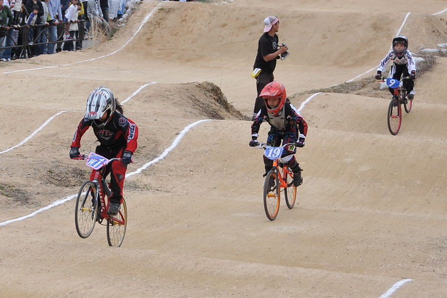 2009JBMXF開幕戦広島土師ダムVOL6：メンクルーザークラス４０才以上、ガールズ５〜１２才クラス決勝_b0065730_19551713.jpg