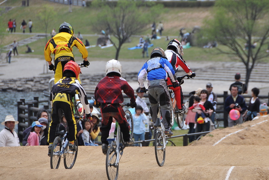 2009JBMXF開幕戦広島土師ダムVOL8：ボーイズ11~16才クラス決勝　_b0065730_23133191.jpg