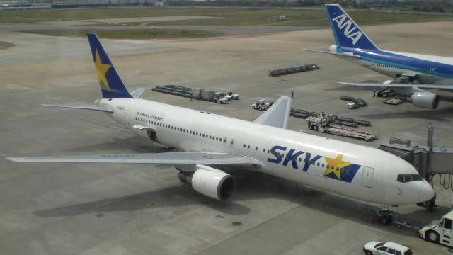 ミニミニ・写真集 スカイマークの767 : こつこつ旅客機。