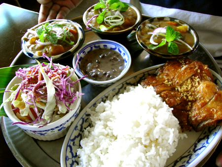 2009年春沖縄旅行記その19：「カフェくるくま」でランチ_f0054556_1050773.jpg