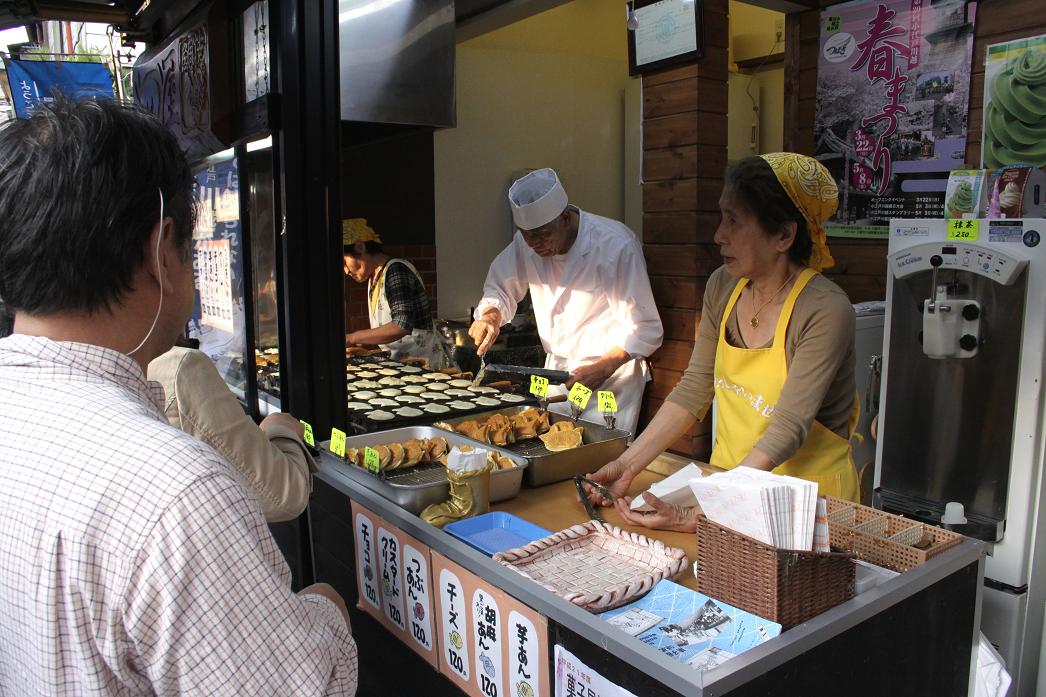 菓子屋横丁　　　　　　　　　　　　　　　川越蔵造りその２_a0107574_1415316.jpg