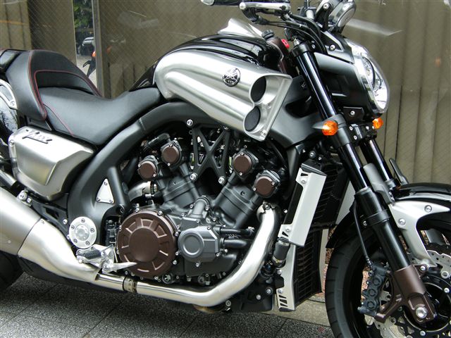 魔神　第二章　～YAMAHA　New　VMAX～_d0099181_11164865.jpg