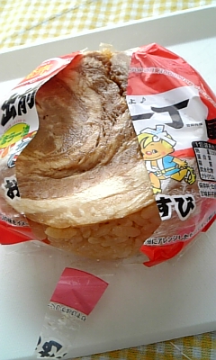 ファミマと日清食品のコラボおにぎり_c0100712_195028.jpg