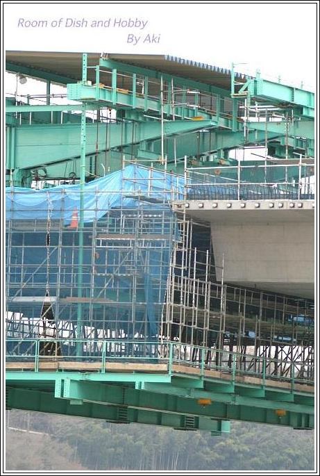 さがみ縦貫道 新昭和橋付近の架線工事風景 129号線の早朝の風景 料理と趣味の部屋 さがみ縦貫道 新昭和橋付近の架線工事風景 129号線の早朝の風景 料理と趣味の部屋