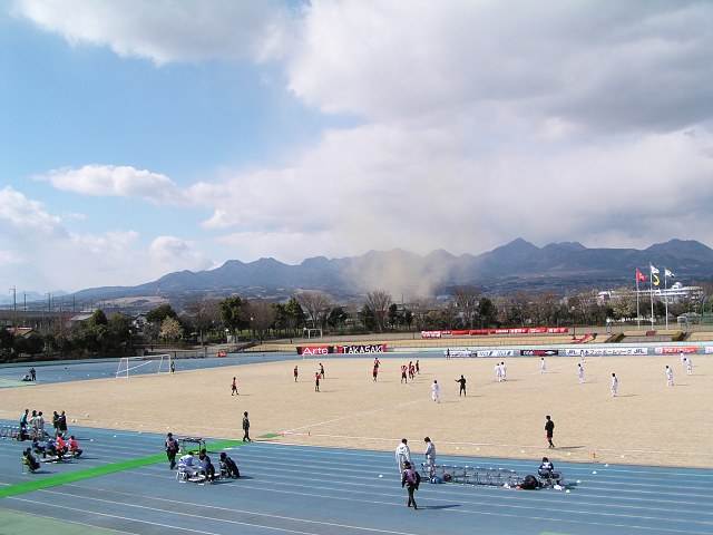 2007 JFL: 前期第1節 アルテ高崎 vs ガイナーレ鳥取 ＠ 高崎市浜川陸上競技場_b0004675_10434869.jpg