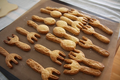 ナイフとフォークのかわいいクッキー型 ﾍﾞｰｸﾞﾙ おうち Lunch 手ごねパンの時間olive 奈良 大阪
