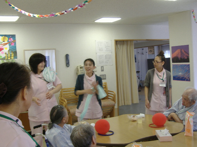 ４月誕生会！！_b0159098_11275325.jpg