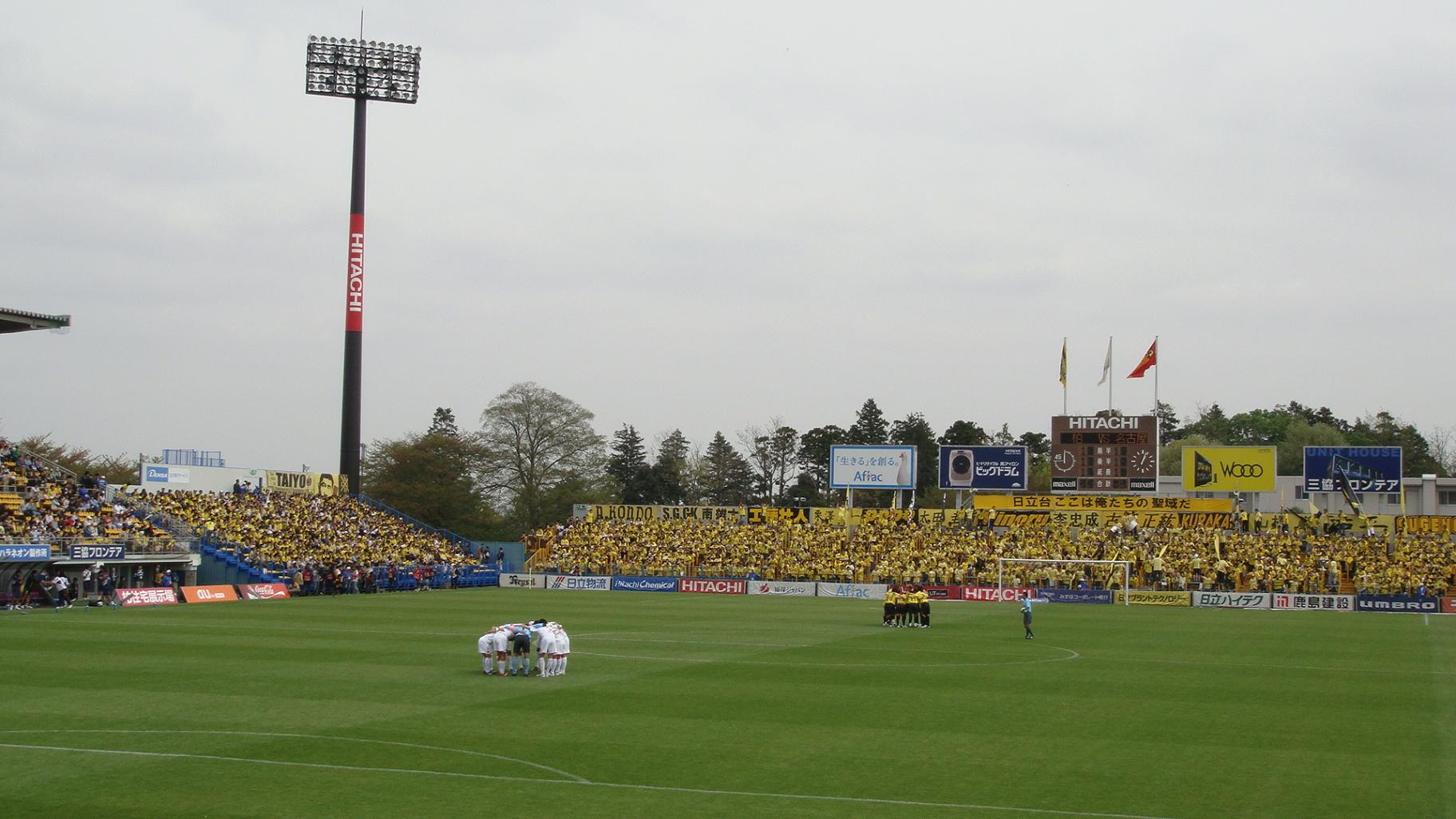 Ｊ１ 2009 第６節　柏×名古屋　＠日立台　　→→→　東京×千葉　＠国立競技場　_b0036243_22334053.jpg