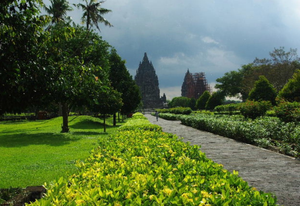 ジャワ島　　プランバナン寺院群　Candi Prambanan　_c0011649_7584510.jpg