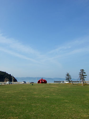 直島　赤かぼちゃ_b0048571_111112.jpg