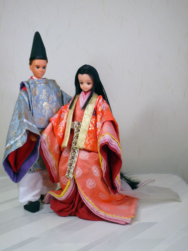 着物を着た人形 「かぐや姫」の帯柄が素敵です 時代や JIDAIYA ARASHIYAMA | お子さまプランの「かぐや姫」でご来店