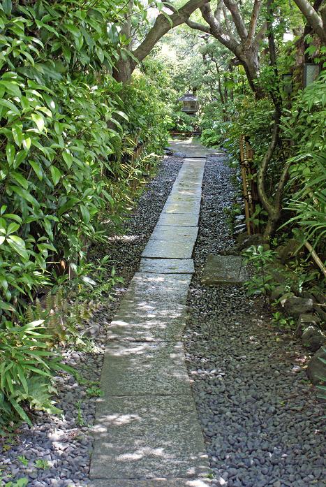 暖簾をくぐると別世界:京都嵐山・花月園福家 鯉の甘露煮が絶品_b0063958_2057017.jpg