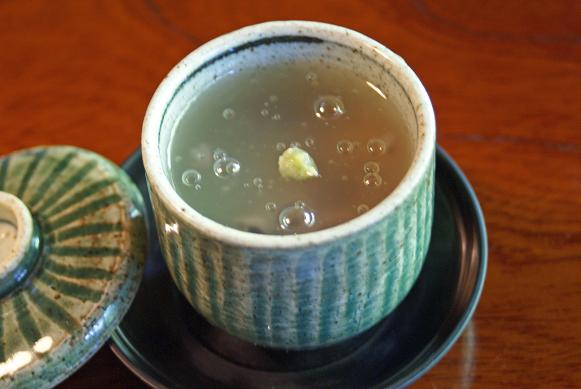 暖簾をくぐると別世界:京都嵐山・花月園福家 鯉の甘露煮が絶品_b0063958_2102430.jpg