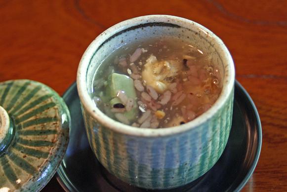 暖簾をくぐると別世界:京都嵐山・花月園福家 鯉の甘露煮が絶品_b0063958_2105011.jpg