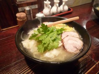 ボーダーネイル★塩ラーメン＆わかめそば★_e0137752_0594450.jpg