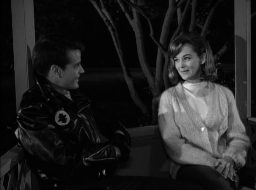 シェリー・フェブレー（Shelley Fabares）「\"The Twilight Zone\" Black Leather Jackets」（1964）_e0042361_22324797.jpg