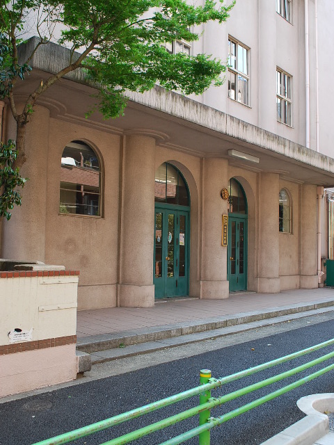 東京都中央区立中央小学校(昭和モダン建築探訪)_f0142606_2138239.jpg