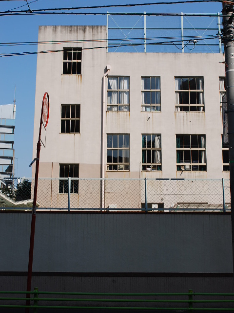 東京都中央区立中央小学校(昭和モダン建築探訪)_f0142606_21414928.jpg