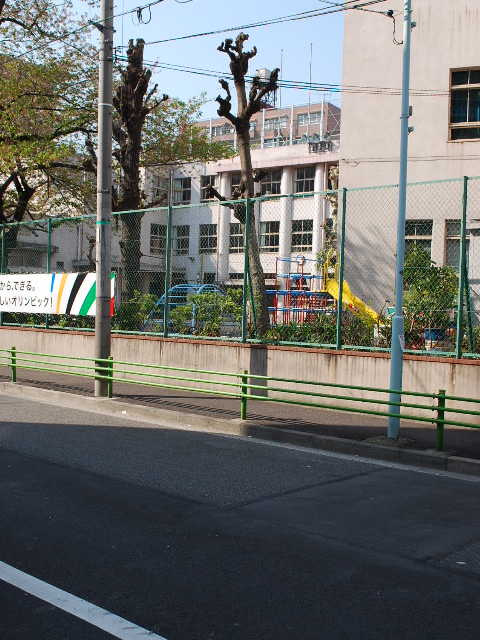 東京都中央区立中央小学校(昭和モダン建築探訪)_f0142606_21474518.jpg