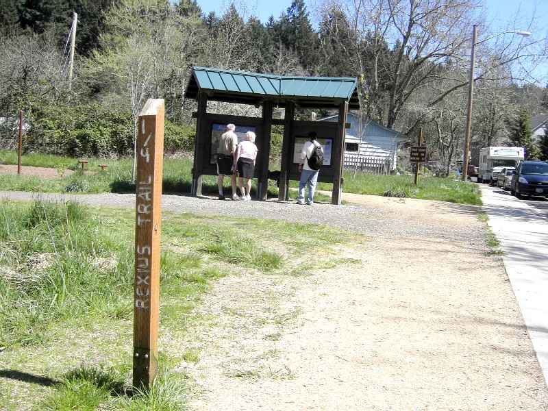 近所で本格ウォーキング。　-Fox Hollow Trailhead_a0118890_3282261.jpg