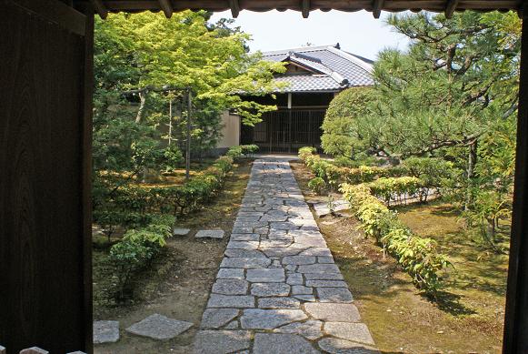 貴志康一が眠る寺　妙心寺・徳雲院_b0063958_8551211.jpg