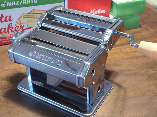 we got a pasta maker ♪_d0114623_2058297.jpg