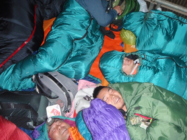 宮の谷~池小屋山~江股ノ頭縦走 20090422_c0147398_2134334.jpg