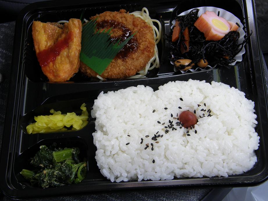 ミンチカツ弁当 アカシヤ淡路店_c0118393_177534.jpg