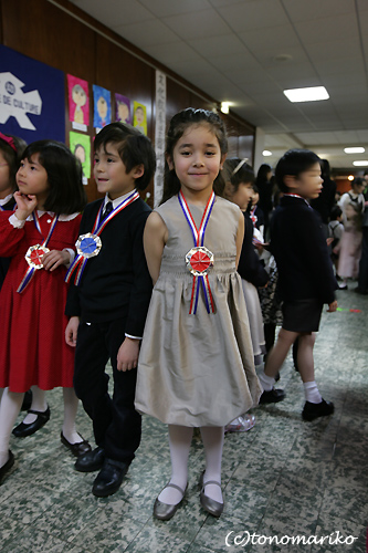 パリの幼稚園の卒園式_c0024345_1635572.jpg