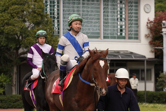 2009年4月26日(日) 高知競馬 10R 卯月特別 B1 選抜馬_a0077663_19503098.jpg