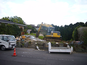解体現場より_b0155675_18283224.gif