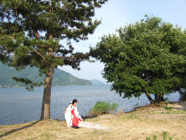 白拍子舞の奉納　川裾宮　唐崎神社にて　２００８．６．１６_c0153880_10174731.jpg