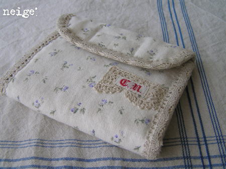 オーダー作品☆紫小花の布財布♪_f0023333_20354635.jpg