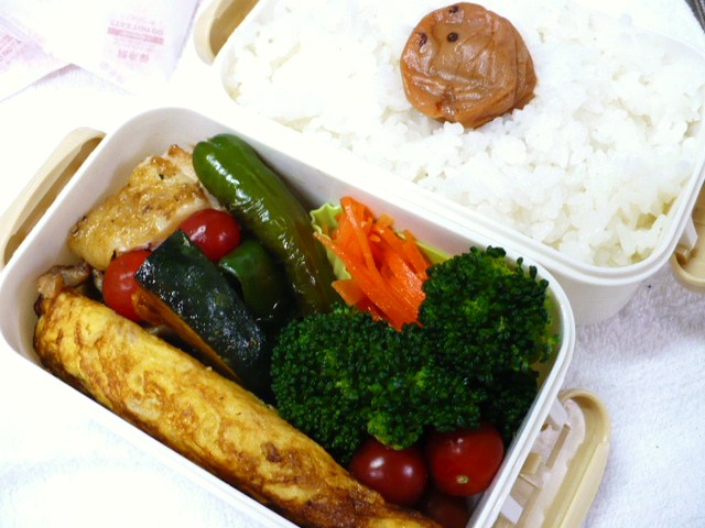 相変わらずチマチマ弁当_c0198685_2214094.jpg