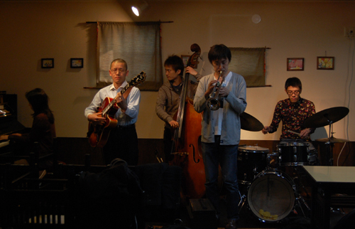今度のライブは5人衆の巻_a0041925_150855.jpg