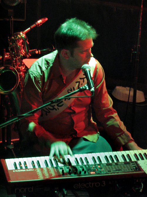 Black Light Orchestra (ブラック・ライト・オーケストラ) - Eric_e0081206_14503078.jpg
