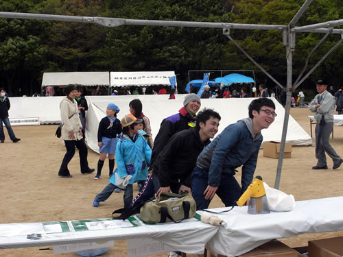 大阪城公園でのこどもカーニバルに水都大阪が広報のために出店のはずだったが・・・_a0010575_1304866.jpg