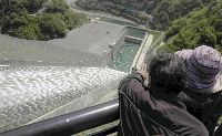 徳山ダム 初の観光放流_f0197754_071677.jpg