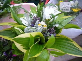 談合坂SAのお花_a0116902_1891953.jpg