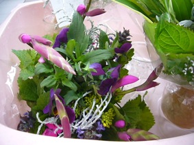 談合坂SAのお花_a0116902_18989.jpg